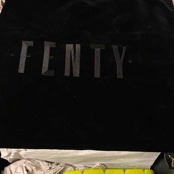 Fenty Puma - Picture 2 of 5